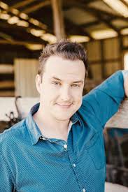 Scott Farrow's Instagram, Twitter & Facebook