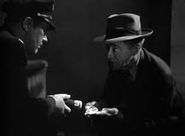 Robinson) who gets caught up in a murder/blackmail plot with alice reed (joan bennett), whose portrait is on display next door to his social club. The Woman In The Window 1944 Film Noir 1944 Film Film Noir Noir