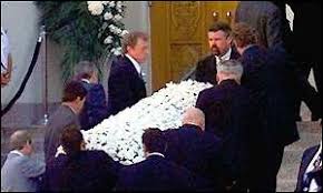 Following the end of his tour peforming what would be his final album, sinatra would dedicate the last two years of his life to his family. Frank Sinatra S Death 14 May 1998 Frank Sinatra Dedicated Blog