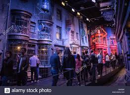For us potter maniacs who have lost count of how many times we've read the books the movies may not be as faithful to the original text as we'd hoped them to be. Harry Potter Warner Bros Studios Stockfotos Und Bilder Kaufen Alamy