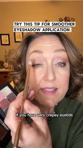 Do this one simply yet game-changing technique for mature, thinning, and  crepey eyelids! 🌟✨ Say goodbye to patchy and uneven eyeshadow application  by mastering the art of pressing, not swiping.