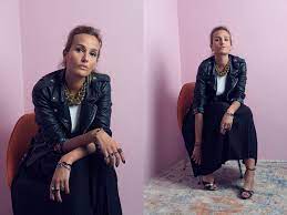 Titane, by french director julia ducournau, tells the story of a young woman who kills without a care and pretends to be a boy despite being pregnant by the vintage car. Julia Ducournau S Feet Wikifeet
