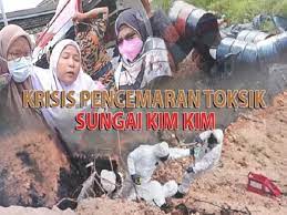The illegal dumping released toxic fumes, affecting 6,000 people and hospitalising 2,775. Fakta Pencemaran Sungai Kim Kim Sentiasa Panas