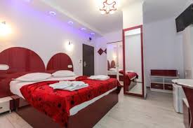 Pensiunea casa maria este situata langa hotel holiday maria din baile herculane.amplasarea ideala fata de inima statiunii si cadrul natural mirific se alatura serviciilor de calitate si a facilitatilor moderne din camerele hotelului pentru a asigura oaspetilor un sejur relaxant. Hotel Holiday Maria Baile Herculane Rumanien Preise 2020 Agoda