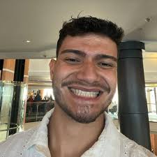 Would love a 6.5inch phone with these ultra thin borders. Essentially same  screen as old pro max models like the 12 pro max but in a smaller body  would be the perfect