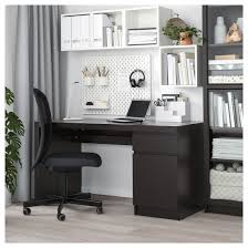 Malm Schreibtisch Schwarz Braun Ikea In 2020 Schreibtisch Weiss Schreibtisch Inspiration Ikea Schreibtisch Weiss