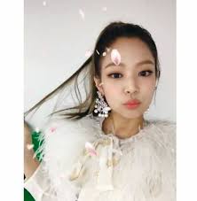 Depending on how you measure things, it's now more popular than twitter and pinterest, with only facebook and instagram havi. Jennie Via Snapchat Blackpink Jennie The Perfect Girl Flower Girl Dresses
