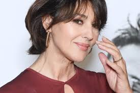 Monica anna maria bellucci is an italian actress and model. Monika Belluchchi Zhizn Posle Razvoda Karavan