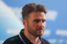 Andrew castaño desnudo you walk through and get a showcase