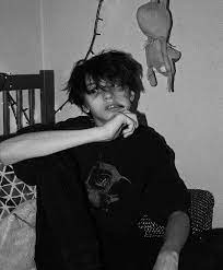 See more ideas about grunge boy, aesthetic boy, cute boys. Pin By Yourtearfulboy On Grunge Boys Grunge Guys Cute Emo Boys Grunge Photography
