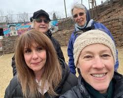 Roberta Kahn's Instagram, Twitter & Facebook