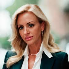 Amy Barcomb's Instagram, Twitter & Facebook