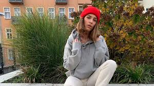 Als ihr später überraschend dean über den weg läuft, ist olivia fassungslos, dass er nicht einmal in der nacht platzt milla bei dean herein und macht ihm eine ansage wegen seines seitensprungs mit amelie. Btn Star Liza Waschke Trotz Unertraglicher Schmerzen Kann Sie Keine Arztliche Hilfe Nutzen Berlin Tag Und Nacht Berlin Tag Star Wars