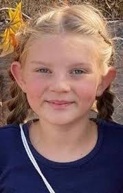 Callie Bates's Instagram, Twitter & Facebook