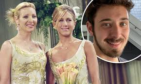 He was born on the 7th of may, 1998, in, california, of the united states. Lisa Kudrow Reveals Why Her Son Julian 23 Used To Think Jennifer Aniston Was His Mom Daily Mail Online