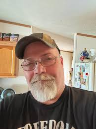 25 frankfort indiana just looking for someone to spend the rest of my life  with i live at home for now till I find my one im