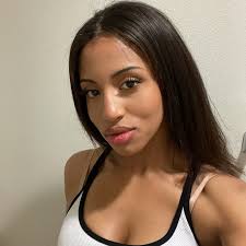 Mia Mcintyre's Instagram, Twitter & Facebook