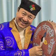 Tribute to Kishore Kumar with a sand sculpture