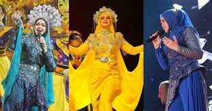 Pilih satu link dari 15 daftar dibawah untuk streaming video klip mp4 di metro musik, detail informasi dan kumpulan full album lagu terkait. 10 Busana Yang Digayakan Tok Ti Sewaktu Konsert Jelajah Dato Sri Siti Nurhaliza On Tour