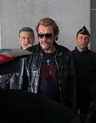 Si la bbc salue la mémoire de la «star française qui a vendu quelque 100 millions de disques, il ajoute que johnny n'a pas réussi à briser le lucratif marché américain ou d'ailleurs tout autre le chanteur français johnny hallyday est mort», rapporte plus sobrement sur son site la tribune de genève. Violent Jean Louis Murat Explique Pourquoi Il Est Soulage Par La Mort De Johnny Hallyday Elle