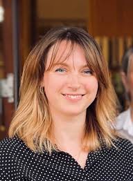 Kære kunder, Nu har i mulighed for, nemt og bekvemt at booke jeres  frisørtider online hos Camilla. ⭐️Tryk på knappen "Start bestilling" her på  facebook. ⭐️Book behandling og eventuelle tillægsydelser. ⭐️Bekræftelse  direkte