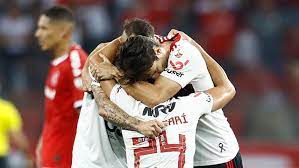 35 vitórias do flamengo 29 empates 141 gols do internacional 129 gols do fla. Internacional 1 X 1 Flamengo Rubro Negro Segura Empate E Vai A Semifinal Da Libertadores Apos 35 Anos Goal Com