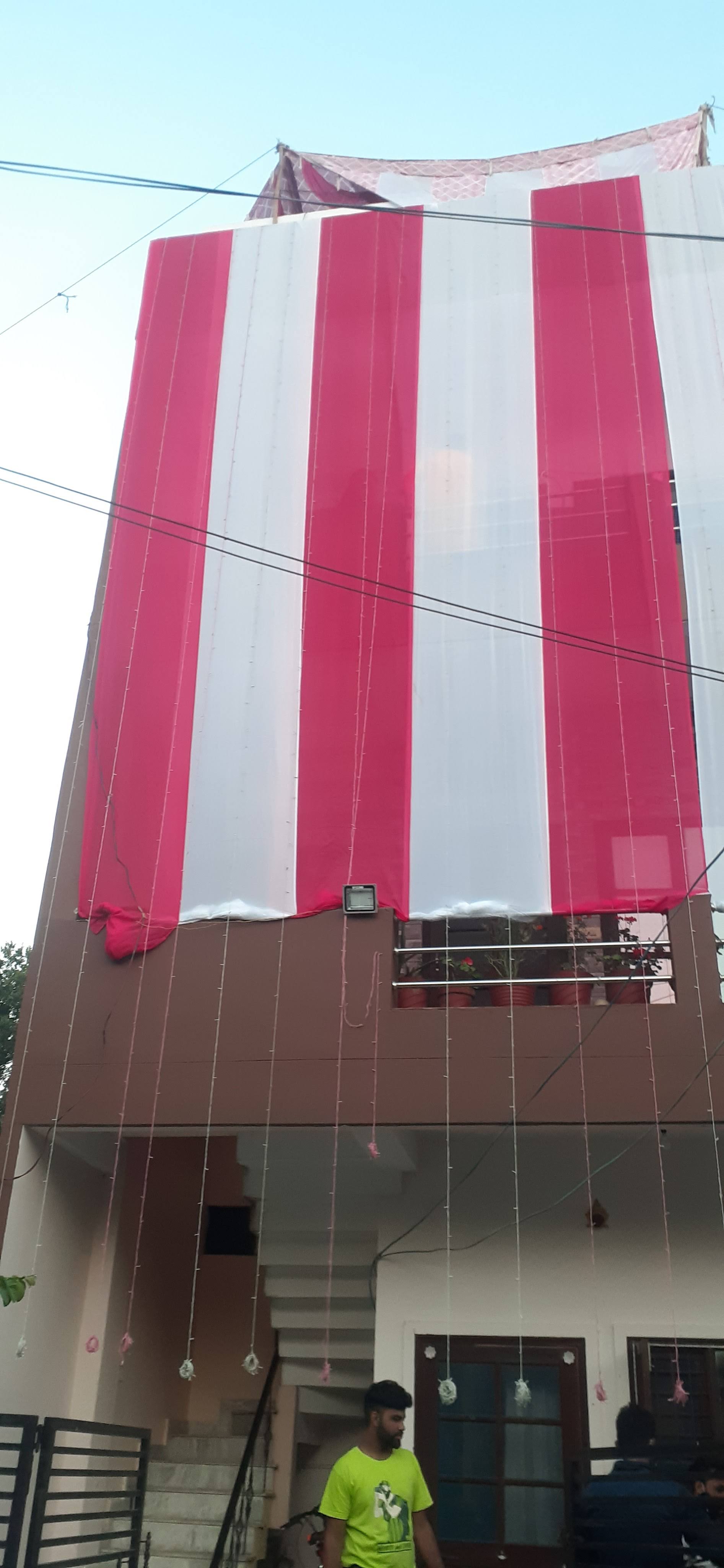 white & pink color frills product image