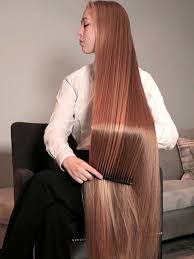 Feathering works equally well for thick and thin hair, but the final hairstyles can be very different! Video Super Long Blonde Silky Hair Brushing And Com Realrapunzels