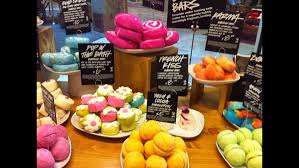 Epingle Par Fidji Lpb Sur Lush Cosmetiques Faits Maison Beurre Corporel Bain Moussant