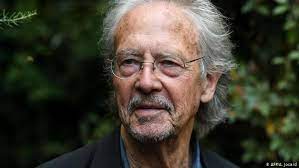 Born 6 december 1942) is an austrian novelist, playwright and translator. Debatte Um Literaturnobelpreis Fur Peter Handke Berechtigte Wut Oder Monstrose Unterstellung Bucher Dw 05 12 2019