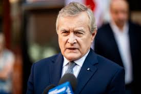 Piotr Gliński na ostatniej prostej powołuje nowych szefów instytucji kultury