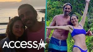 Here, the private couple's cutest photos. Shailene Woodley Aaron Rodgers Amazing Hawaii Vacation Youtube