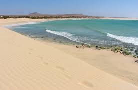 Praia boa esperança cabo santa maria, spanish boat. Das Praias Ao Deserto Viagem Fotografica A Ilha Da Boavista Cabo Verde Mundo Sapo Viagens