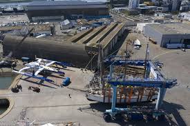 Le Maxi Banque Populaire Mis A L Eau A Lorient Hit West