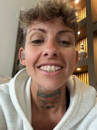 Right I need your help 😂😂 I thought it was a good idea to choose white  braces and how wrong was I 🤭 you can't even have 1 coffee without getting  stained