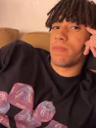 Robert Keating (@bbobbyskeetz)