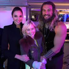 Qᴜᴇᴇɴ dᴀᴇɴᴇʀʏꜱ tᴀʀɢᴀʀʏᴇɴ daily posts & insta stories ♡ fan acc for @emilia_clarke dm ✉. Emilia Clarke And Jason Momoa Instagram Photo November 2017 Popsugar Celebrity