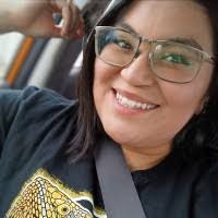 Ashley Manis's Instagram, Twitter & Facebook