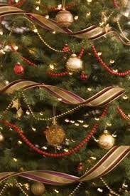 Christmas Tree Decorating With Ribbon Ribbon On Christmas Tree Christmas Tree Ribbon Garland Christmas Tree Decorations