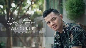 Gaya potongan rambut faux hawk (fohawk) yang berarti mohawk palsu merupakan variasi dari rambut mohawk. Dory Harsa Wis Cukup Official Video Clip Youtube Dory Video Clip Songs