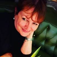 Sara Cronin's Instagram, Twitter & Facebook