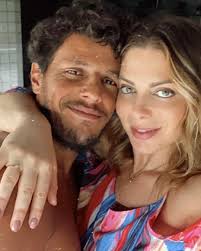 Sheila Mello faz 1 ano de namoro com João Souza: "Paixão tomou conta do meu  corpo"