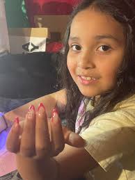 Does anyone know someone who does acrylic nails, and can come to my house  please. X