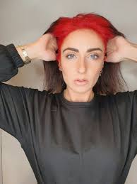 How To Do A Bold 'Root Pop' Hairstyle À La Billie Eilish