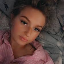 𝑍𝑂𝐸 𝐵𝐿𝐴𝑁𝐶𝐻𝐴𝑅𝐷 (@zoeblanchardx)