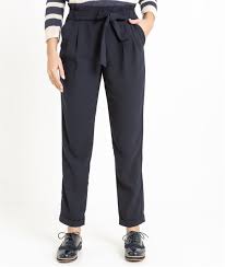 On apprécie ce pantalon que nous propose la marque dévastée pour sa couleur élégante et pour sa coupe. Pantalon Fluide Et Ceinture Marine Grain De Malice