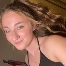 Tori Hines's Instagram, Twitter & Facebook