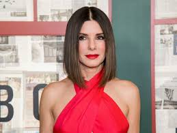 She later became widely known for her role in the 199. Sandra Bullock Uber Keanu Reeves Ich Denke Daruber Nach Wie Nett Er War Wie Gutaussehend Der Spiegel