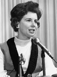 Donna Askew's Instagram, Twitter & Facebook