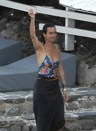 Oyuncu birce akalay, önceki gün etiler akmerkez'de bulunan bir marketten çıkarken görüntülendi. Birce Akalay Yine Yakaladiniz Magazin Haberleri Magazin Haberleri